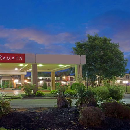 Ramada By Wyndham Louisville North Exterior foto